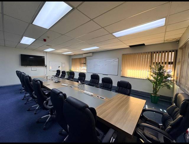 6,052M² OFFICE FOR SALE IN HALFWAY HOUSE
